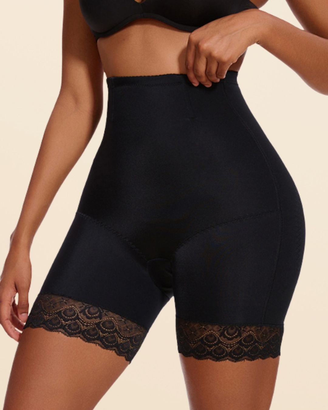 Leontine | Anti-Schuurshort met Kanten Afwerking