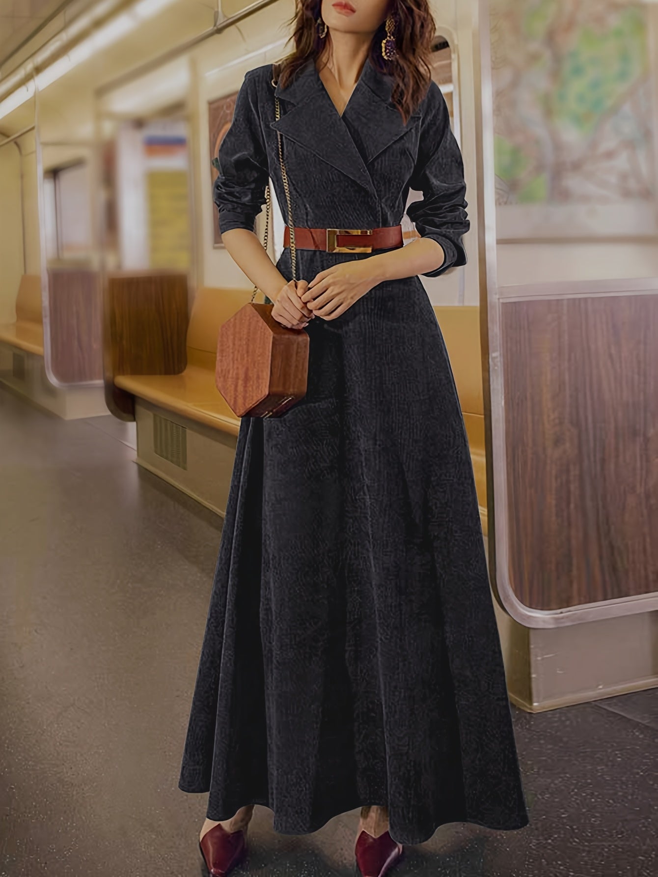 Hendrika | Franse-Inspiratie Jurk Met Trenchcoat Stijl