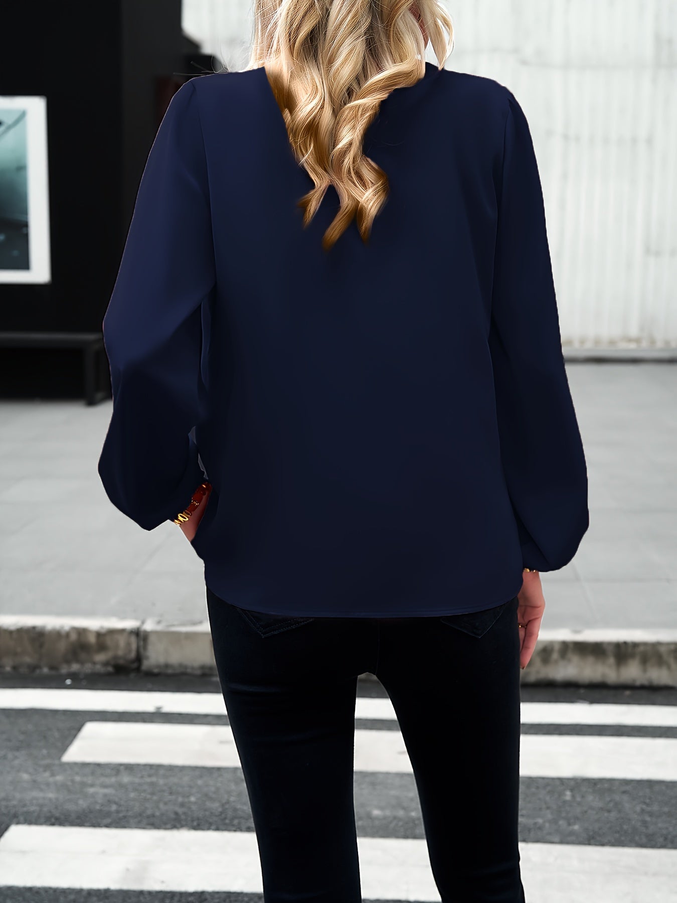 Marja | Elegante V-Hals Blouse Met Lantaarnmouwen