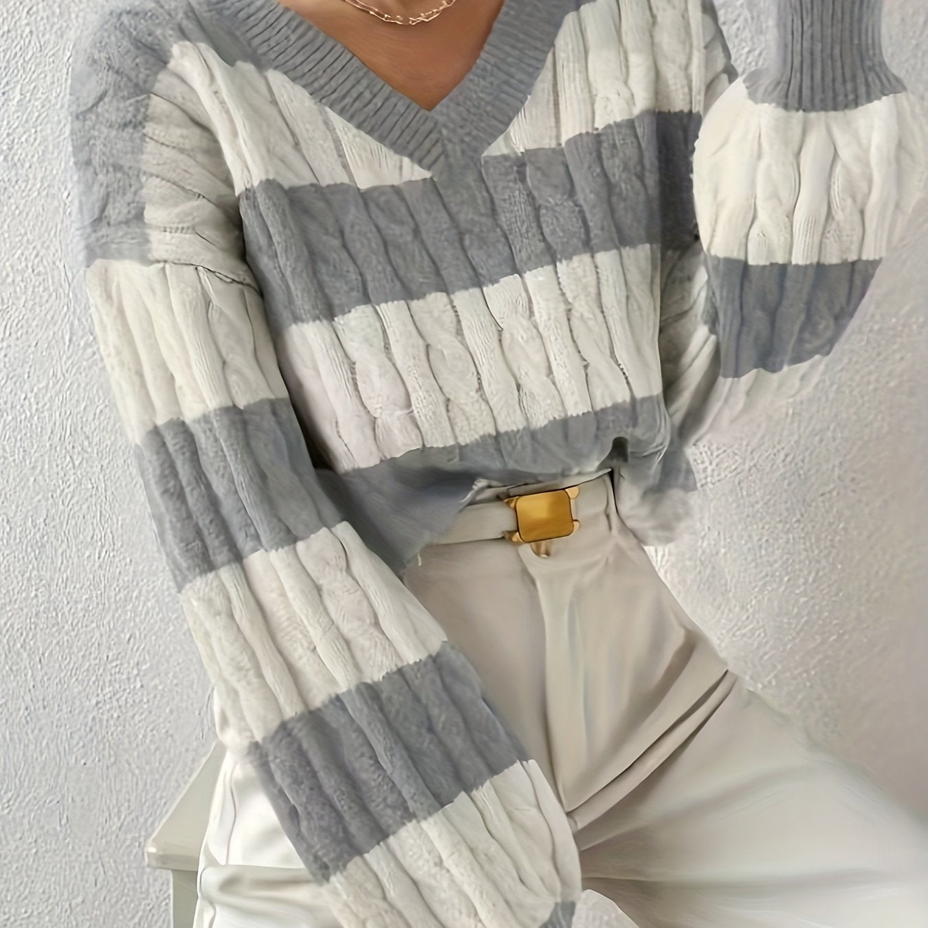 Anita | Gestreepte Kabelgebreide Trui Met V-Hals