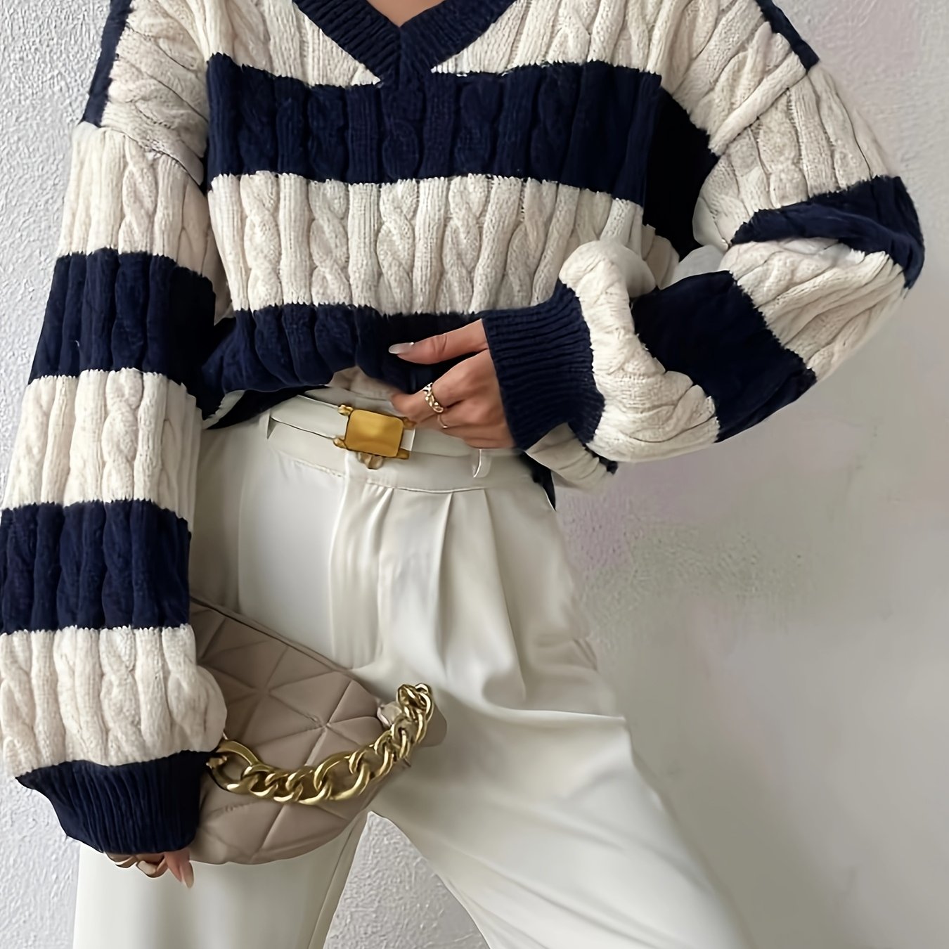 Anita | Gestreepte Kabelgebreide Trui Met V-Hals