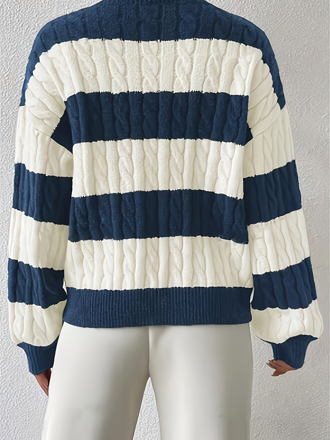 Anita | Gestreepte Kabelgebreide Trui Met V-Hals