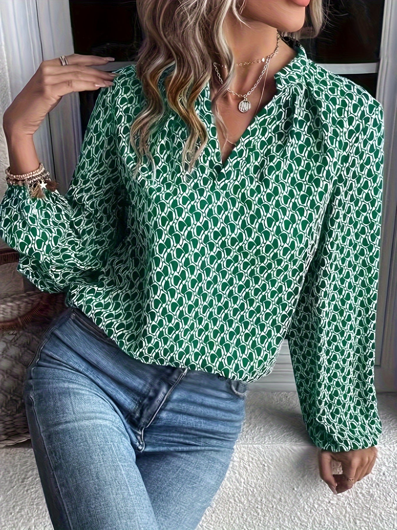 Helena | Blouse Met Ingekeepte Hals En Vintage Print