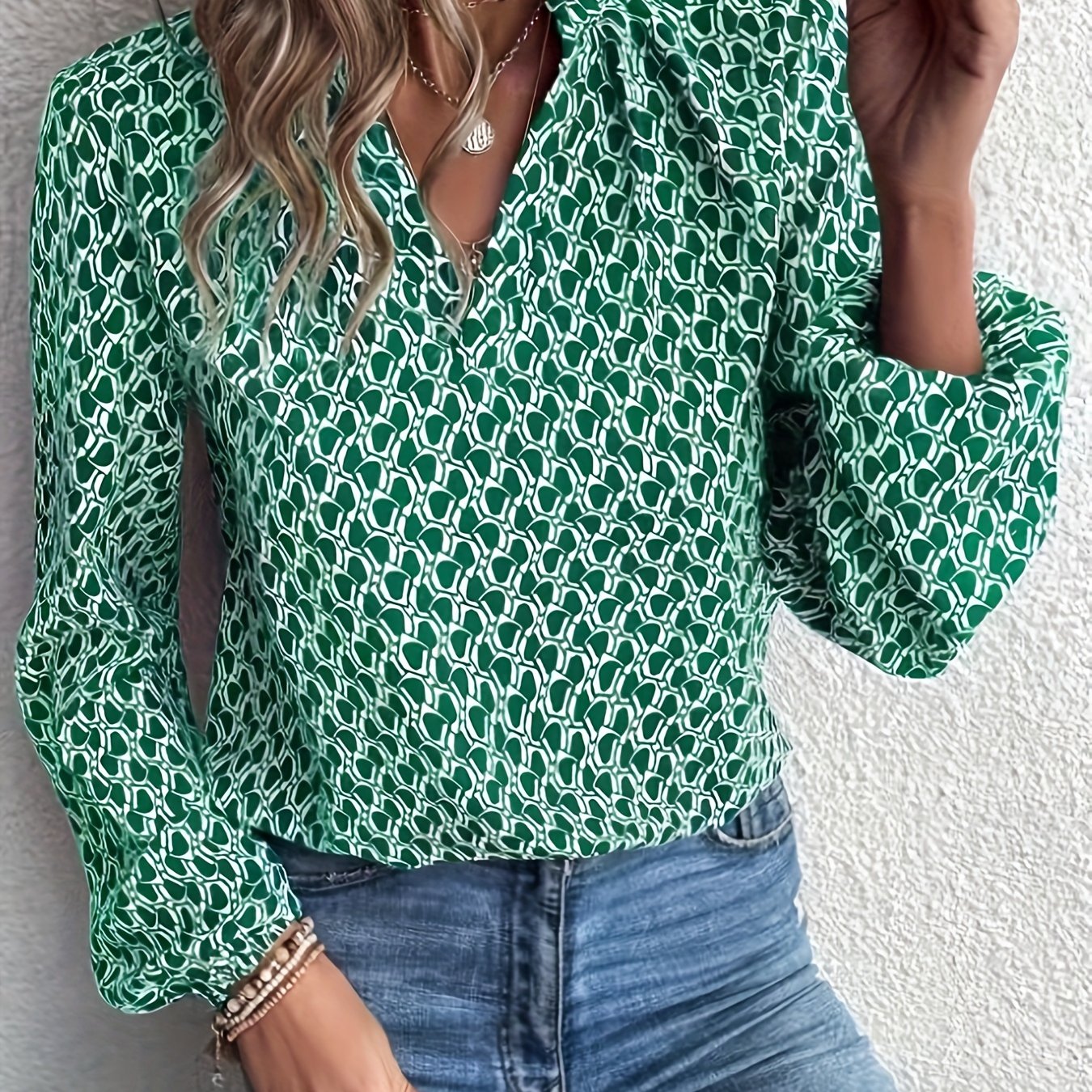 Helena | Blouse Met Ingekeepte Hals En Vintage Print