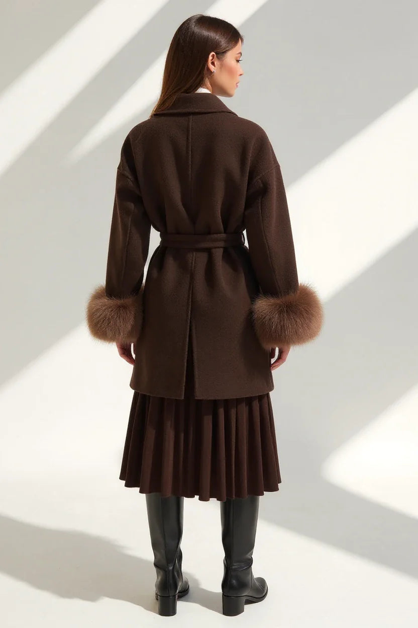 Adelheid | Santa Croce Bruine Jas Met Bontmanchetten